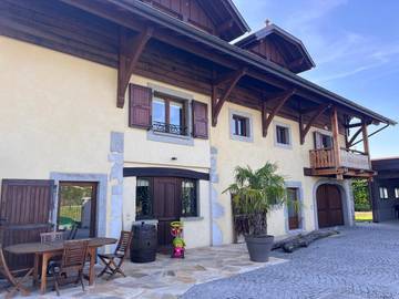 Gîte pour 6 personnes, avec jardin ainsi que piscine et vue à Arenthon