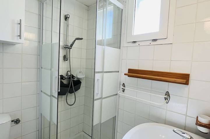 Gîte pour 6 personnes, avec terrasse dans Gare du Club Med Cocody - 4