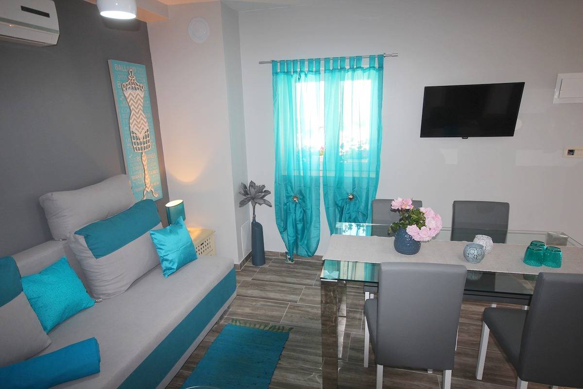 Ganze Wohnung, Erdgeschosswohnung Rustica mit 2 Schlafzimmern in Ljubac, Zadar