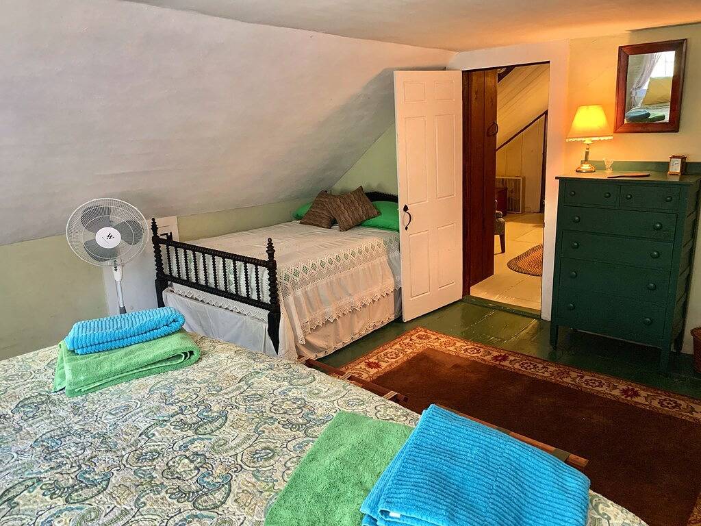 Seenregion! Historisches 200+ Jahre altes schönes Kap mit historischem Schulhaus in Sandwich (NH), Squam Lake