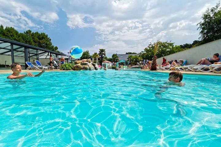 Camping pour 4 personnes à Saint-Lunaire