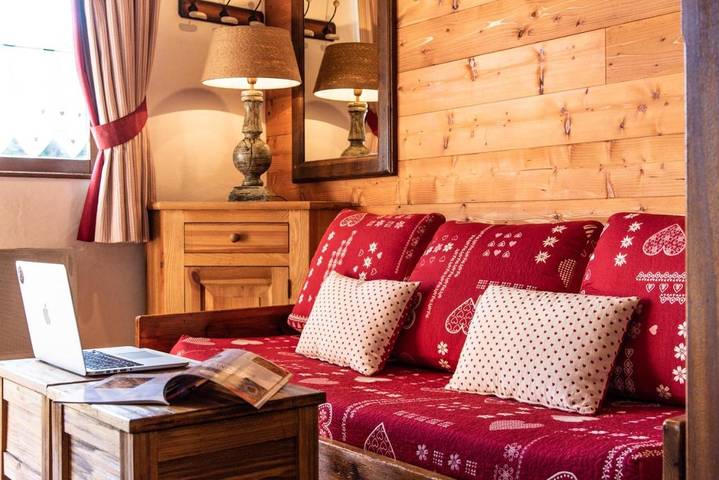 Appart’hôtel pour 12 personnes, avec Balcon et Terrasse ainsi que Jardin et Piscine