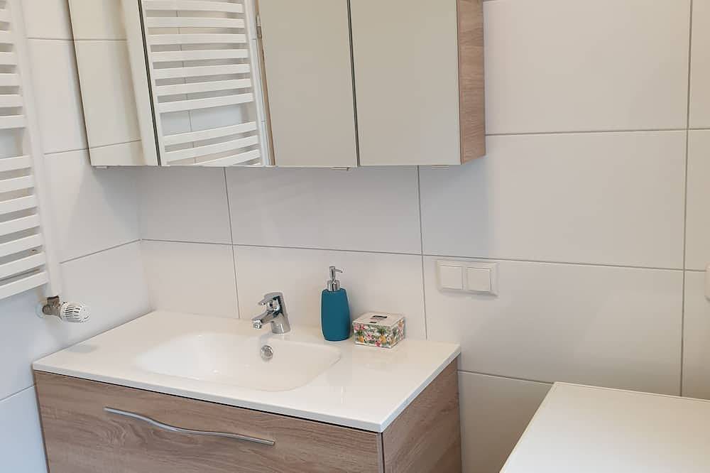 Ganze Wohnung, Modernes Ferienappartement in ruhiger Lage am Tegeler See (2) in Tegel Berlin, Berlin