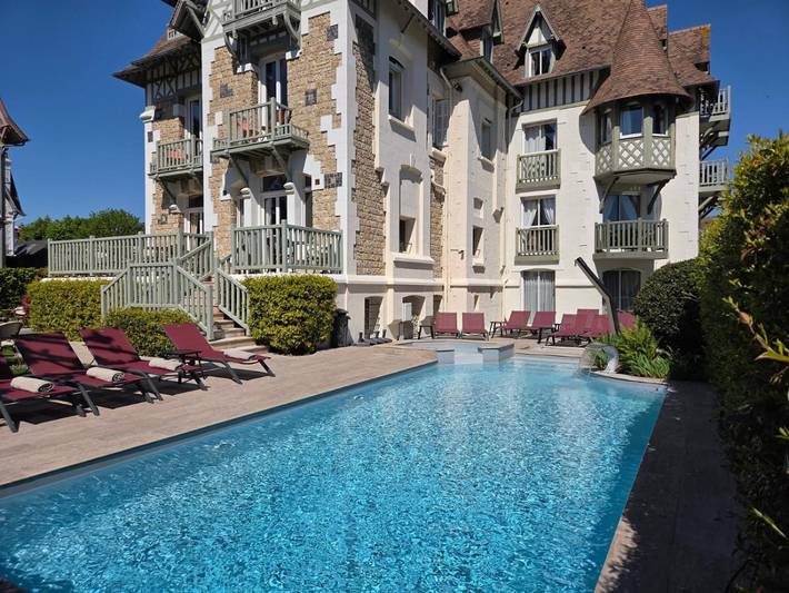Hôtel pour 2 personnes, avec sauna et jardin ainsi que piscine et jacuzzi