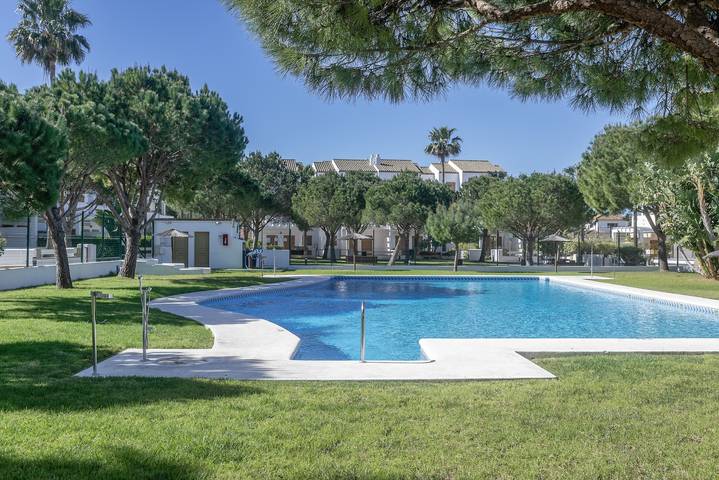 Location de vacances pour 4 personnes, avec jardin et bassin pour enfant à Chiclana de la Frontera