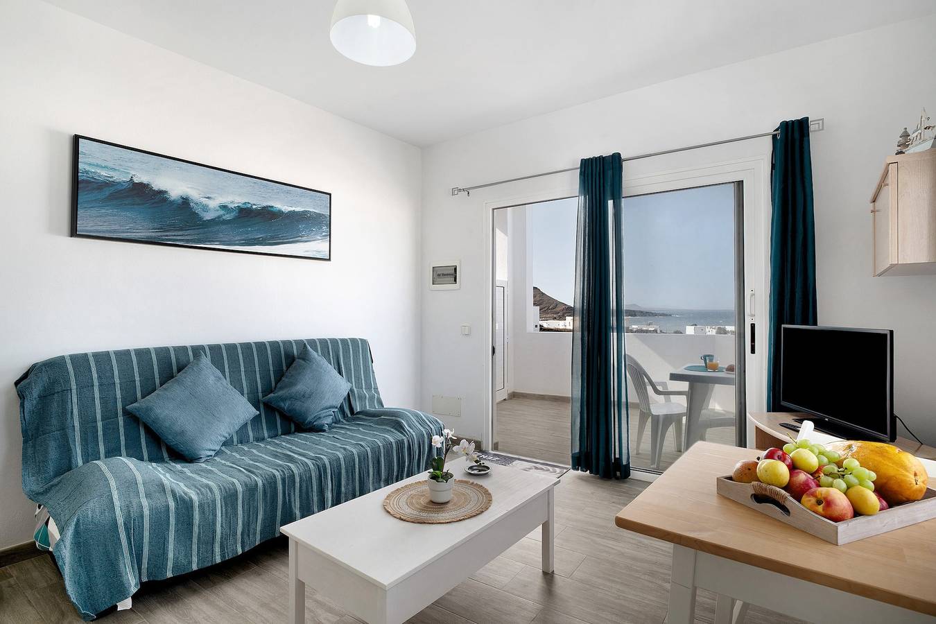 Vacation Home "Viviendas El Pescador - Ancla" with Sea View, Private Terrace & Wi-Fi in El Golfo, Yaiza