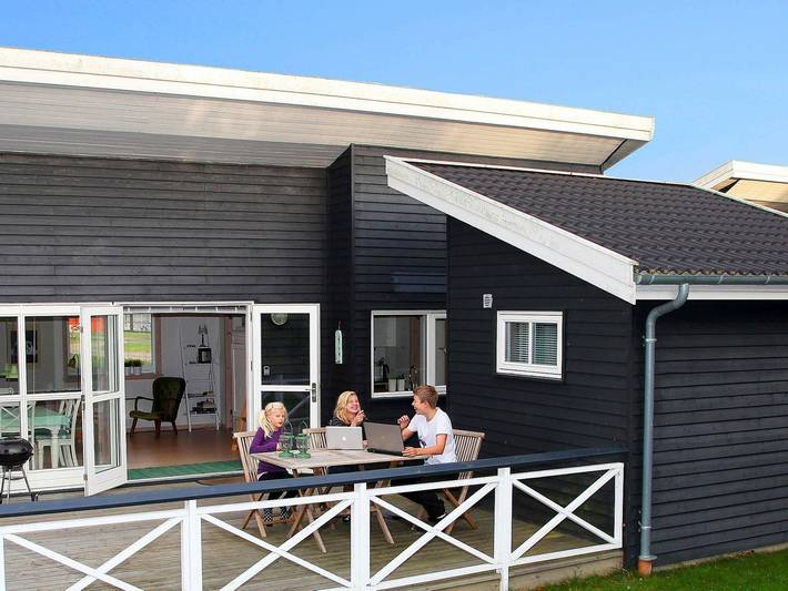 Feriehus for 4 personer, med terrasse - 1