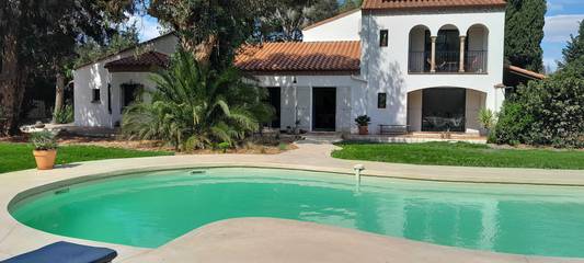 Gîte pour 10 personnes, avec terrasse et piscine, animaux acceptés à Le Soler