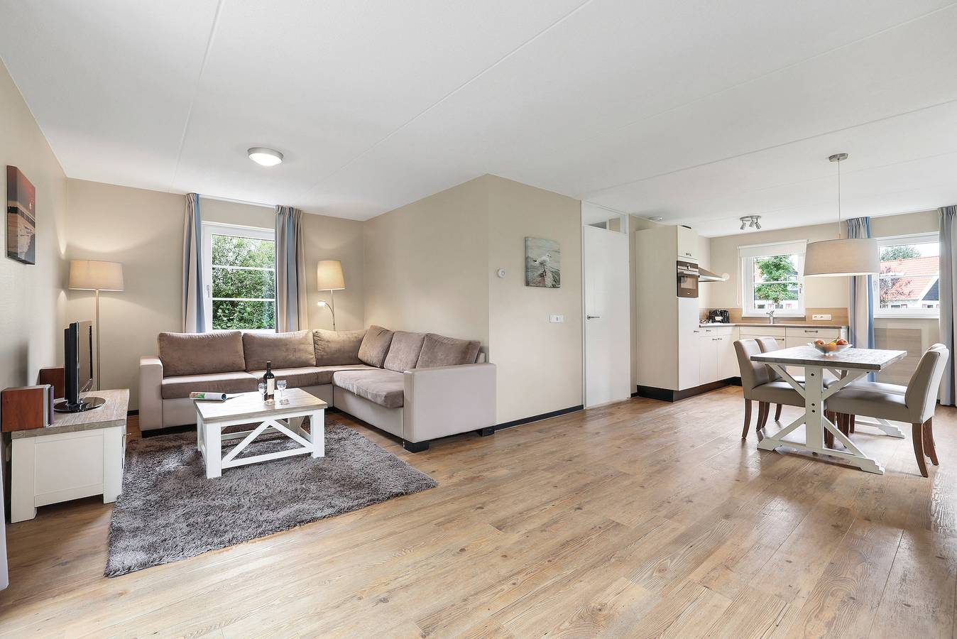 Bungalow für 4 Personen mit Terrasse in Burgh-Haamstede, Zeeuwse Kust