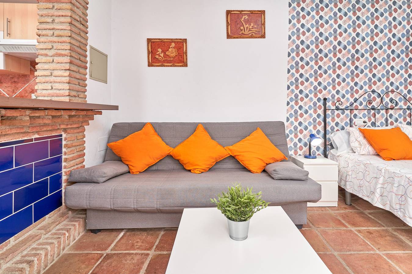 Entire studio, Studio Apartment 'Estudio 1 D En El Centro De Nerja' with Private Terrace in Nerja Centre, Nerja