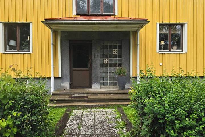 Ganze Wohnung, Kleine gemütliche Kellerwohnung in Sundsvall, Västernorrland