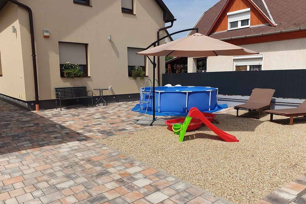 Ferienhaus mit Garten, Pool und Terrasse in Mezőkövesd, Borsod-Abaúj-Zemplén megye