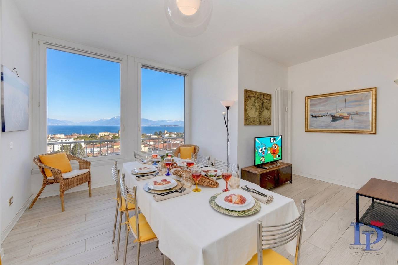 Apartamento entero, Desenzanoloft La Finestra sul Lago in Desenzano del Garda, Montañas Garda