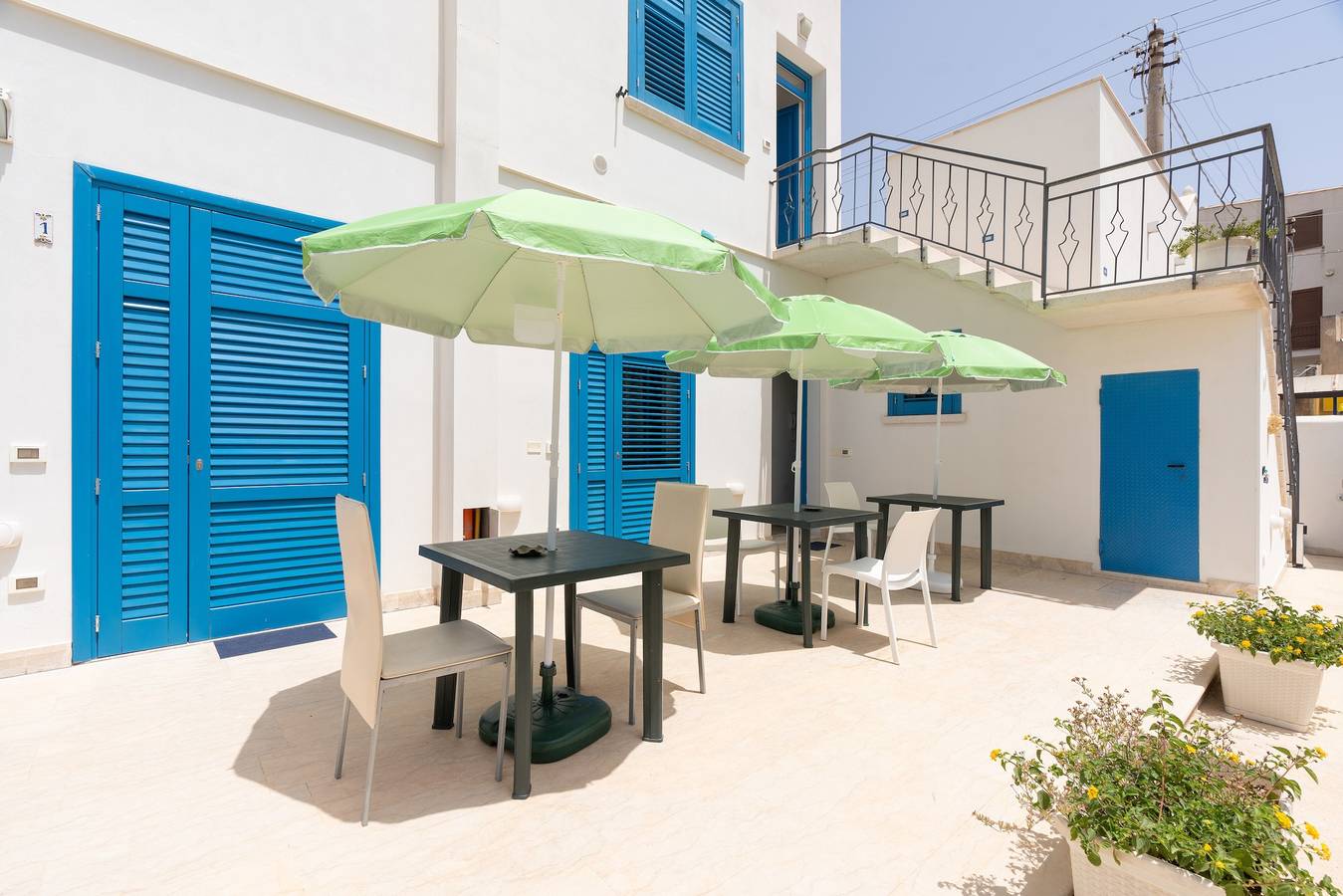 Appartement entier, Appartement 'Appartamento Piano Terra' avec terrasse partagée, Wi-Fi et climatisation in Custonaci, Province de Trapani