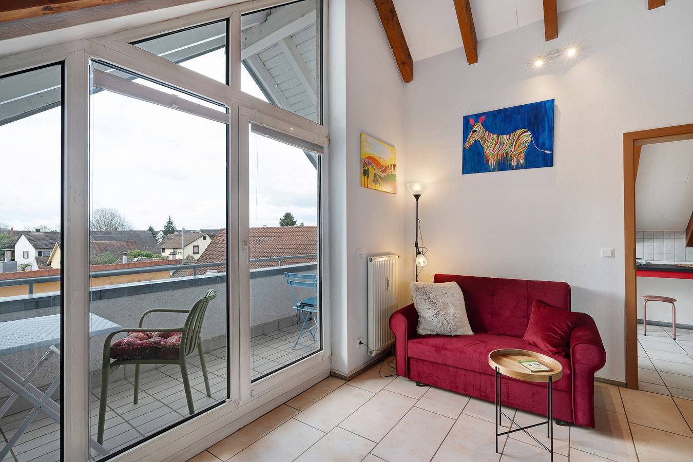 Ganze Wohnung, Ferienwohnung Farbenglück - helle große Wohnung, mit Balkon, gute Anbindungen, großes Badezimmer in Rastatt, Nordschwarzwald