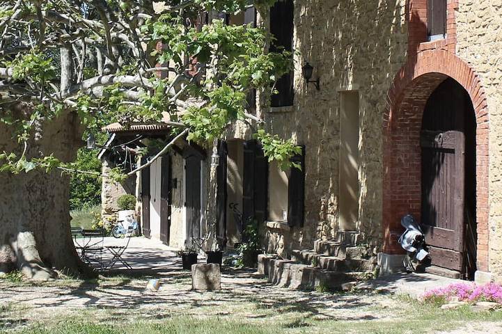 Grossen Hause fur 12 Personen, WIFI,  \"Aufs Land\", Avignon-Orange-Mont Ventoux in Sarrians, Vaucluse