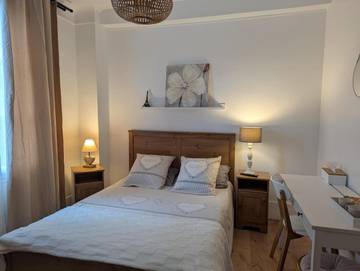 Cottage pour 2 personnes, avec jardin ainsi que vue et terrasse à Thiais