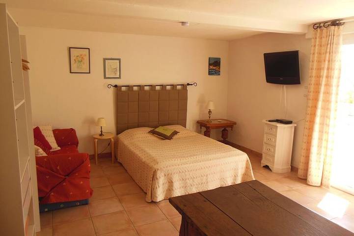 Gîte pour 2 personnes, avec terrasse et jardin, animaux acceptés à Le Rouret - 4