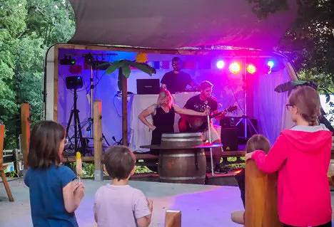 Mobil home pour 4 personnes, avec terrasse et piscine à Martiel - 3