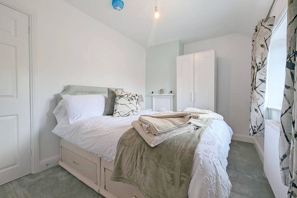 A cottage that sleeps 8 guests  in 4 bedrooms in Hayling Island, Havant