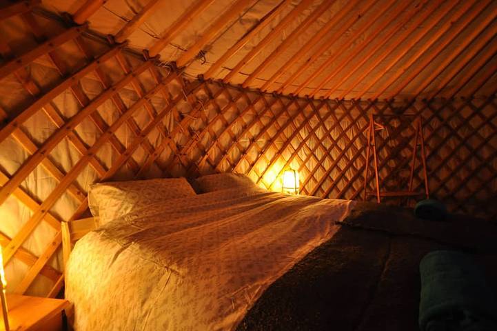 Spacious heated Yurt with Hot tub - 5 mins from beach in Cardigan Bay