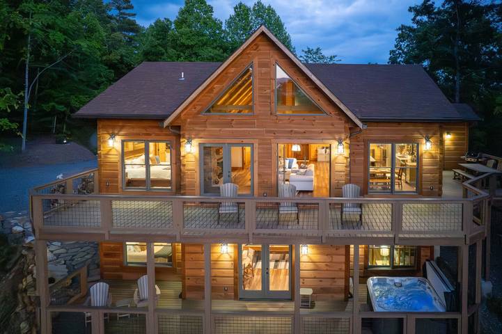 Lodge for 8 people, with terrace, child-friendly in North Carolina
