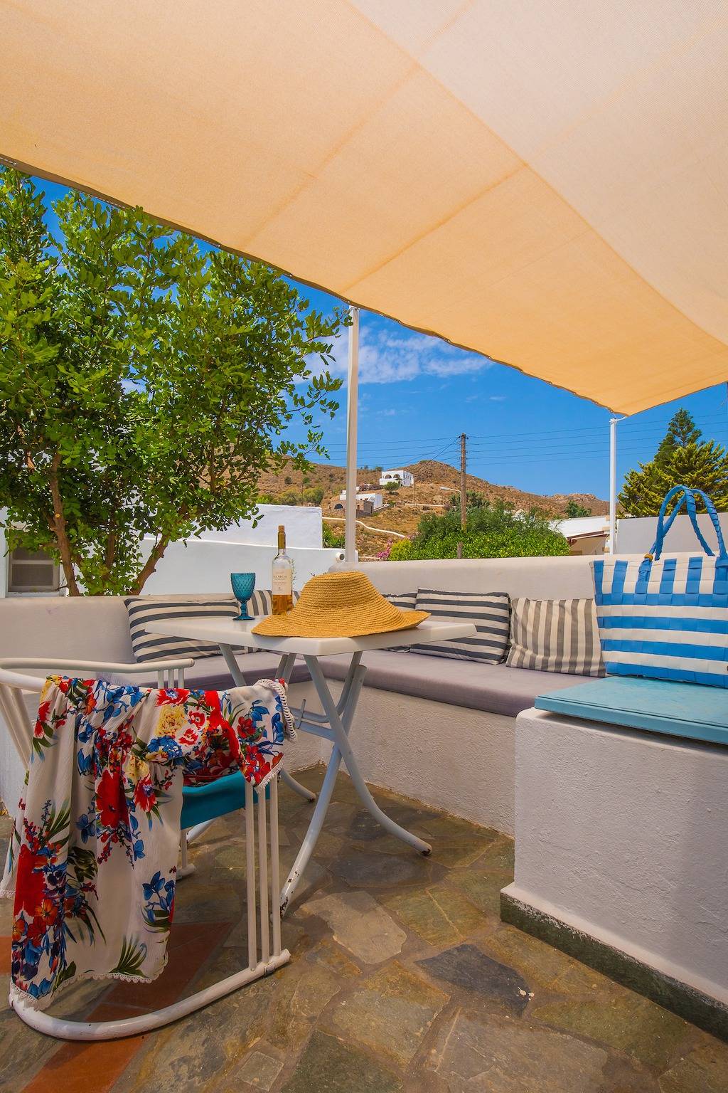 Appartement dans un hôtel "Pico Bello Patmos 12" avec terrasse privée et Wi-Fi in Dodécanèse