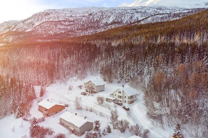 Ferienwohnung für 4 Personen, mit Terrasse und Garten sowie Sauna und Ausblick in Lyngen - 2