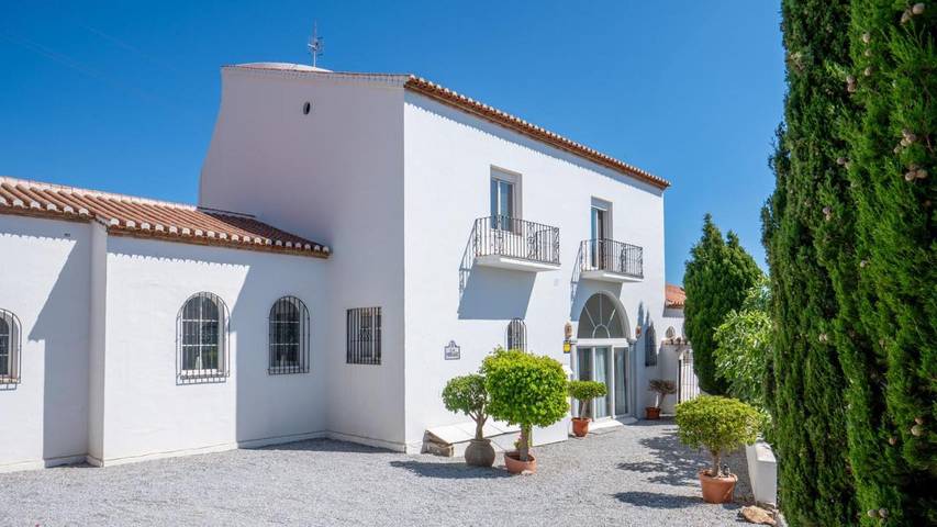 Chalet para 10 personas, con Balcón y Jacuzzi además de Terraza y Jardín en Costa Tropical