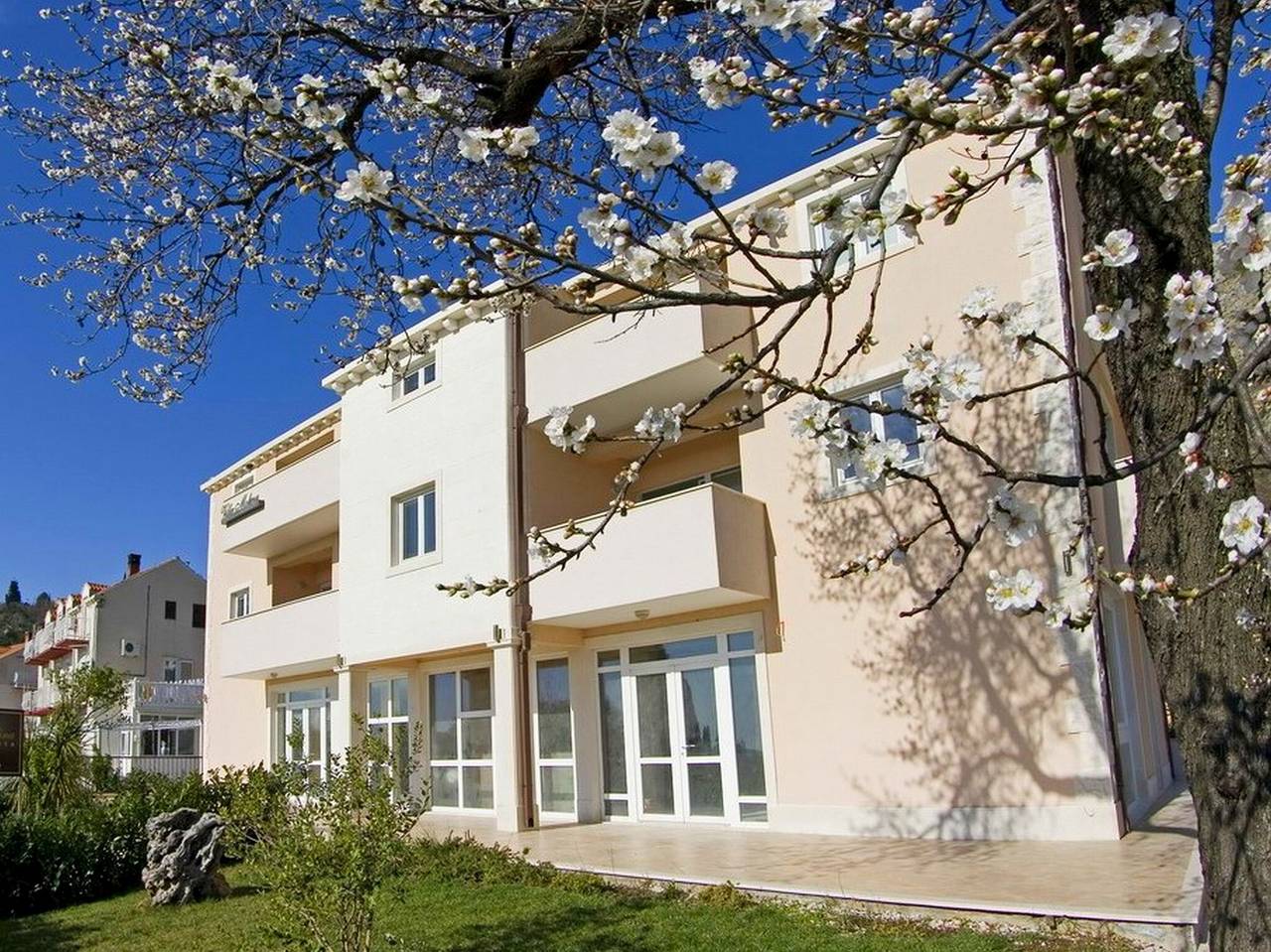 Entire apartment, Apartment with balcony in Mlini, Dubrovnik-Neretva