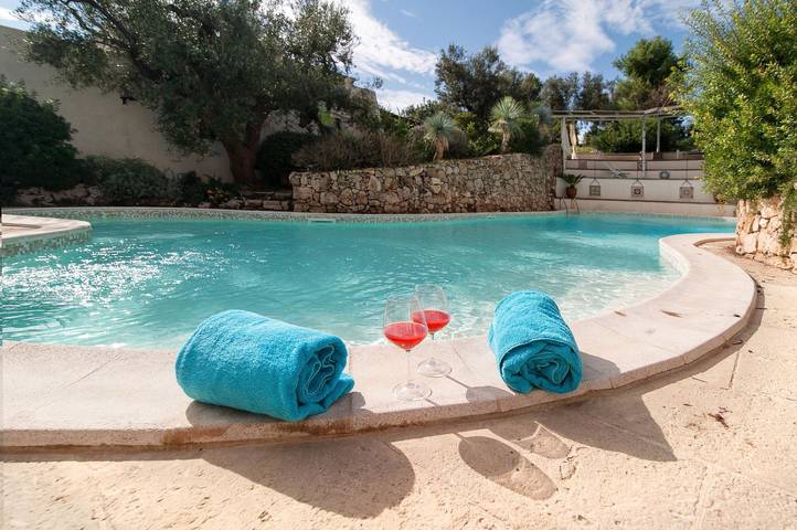 Resort per 2 persone, con piscina e giardino, con animali domestici in Puglia