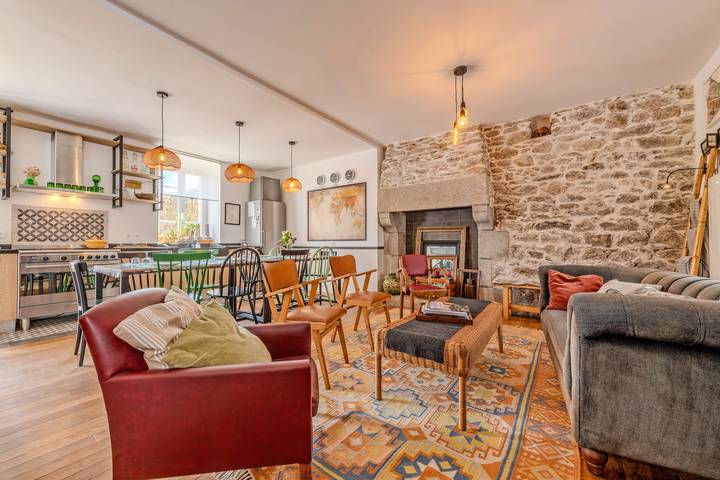 Maison de vacances 'Maison 8 Pers Plein Centre Ville' avec terrasse privée, jardin privé et Wi-Fi in Lesneven, Région de Brest