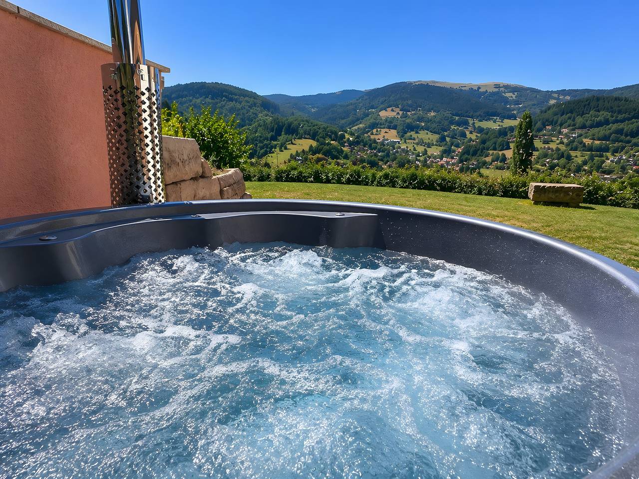 Villa « Gîte Heibel » avec vue sur la montagne, Jacuzzi et climatisation in Breitenbach-Haut-Rhin, Parc naturel régional des Ballons des Vosges