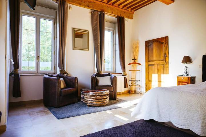 Location de vacances pour 10 personnes, avec jacuzzi et jardin à Les Avenières - 2