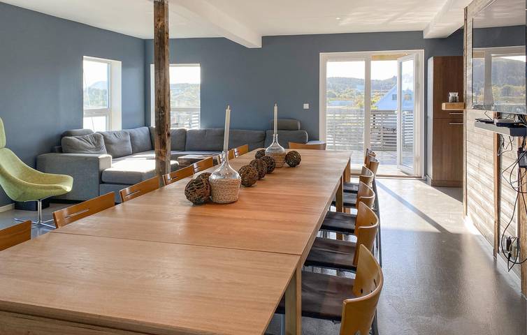 Ferienhaus für 10 Personen mit Garten in Haram, Nördliches Fjordnorwegen
