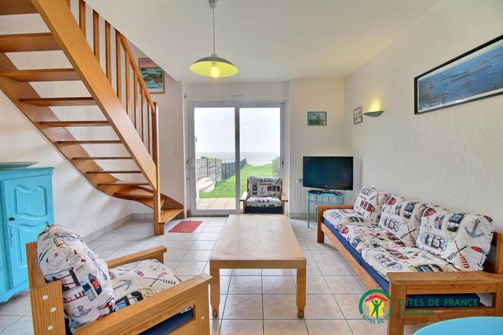 Gîte pour 4 personnes, avec terrasse et jardin dans Plage du Roaliguen - 4