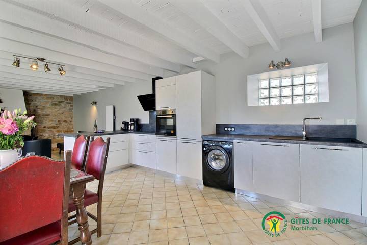 Gîte pour 6 personnes, avec jardin et piscine à Larmor-Baden - 4