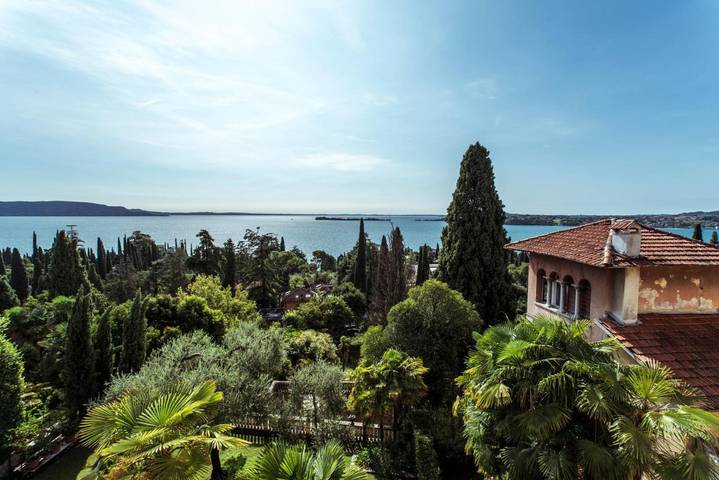 Ferienhaus für 8 Personen, mit Terrasse und Seeblick sowie Ausblick, mit Haustier in Gardone Riviera