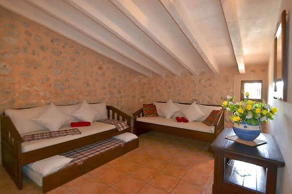 Casa rural en Mallorca con piscina y vistas in Villafranca de Bonany, Interior de Mallorca