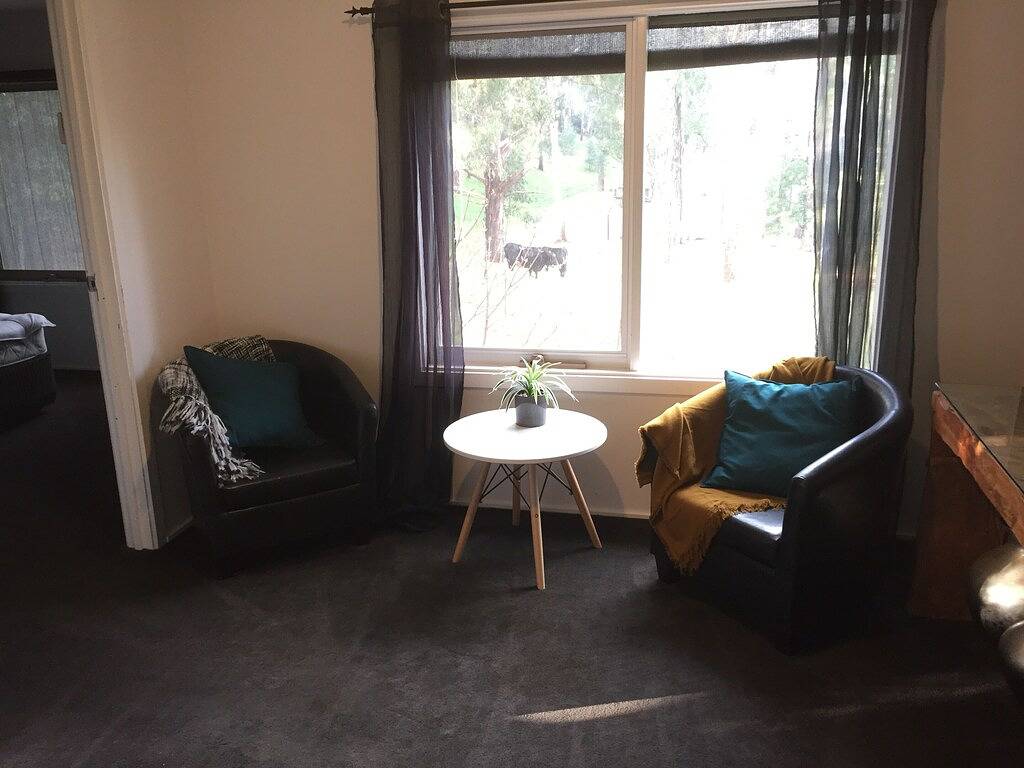 Cottage for 9 People in Monbulk, Shire of Yarra Ranges