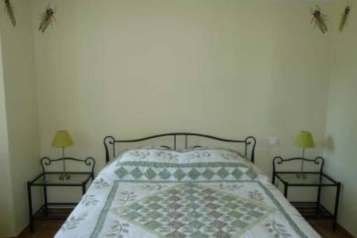 Location de vacances pour 8 personnes, avec jardin et balcon à Châteauneuf-Grasse - 2