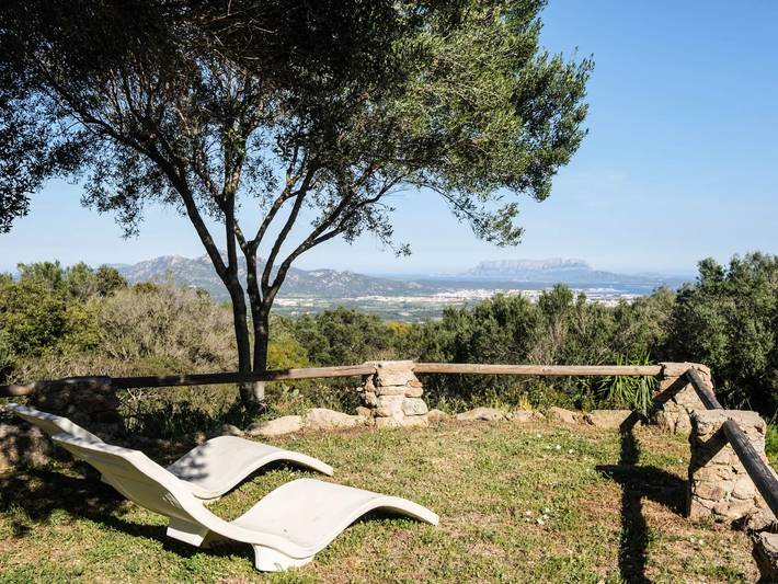 Villa per 2 persone, con giardino ad Olbia