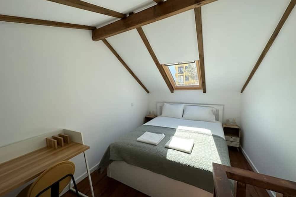 Estoril Tiny Home 5 minutes from the beach in Cascais e Estoril, Costa de Lisboa