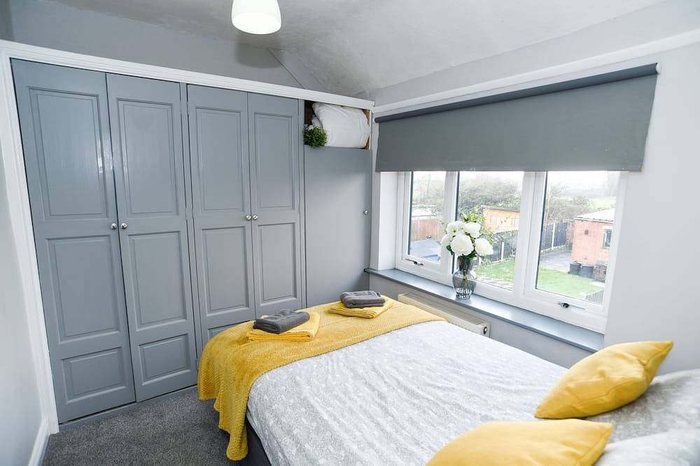 Fabulous Home from Home 3 bed House in Crewe, Cheshire East