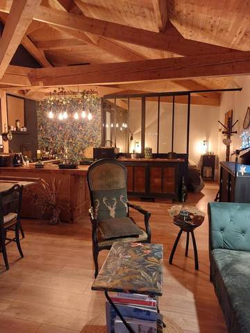 Location de vacances pour 2 personnes, avec vue ainsi que piscine et jardin à Martillac