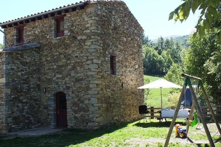 Gîte pour 10 personnes, avec jardin à Pardines