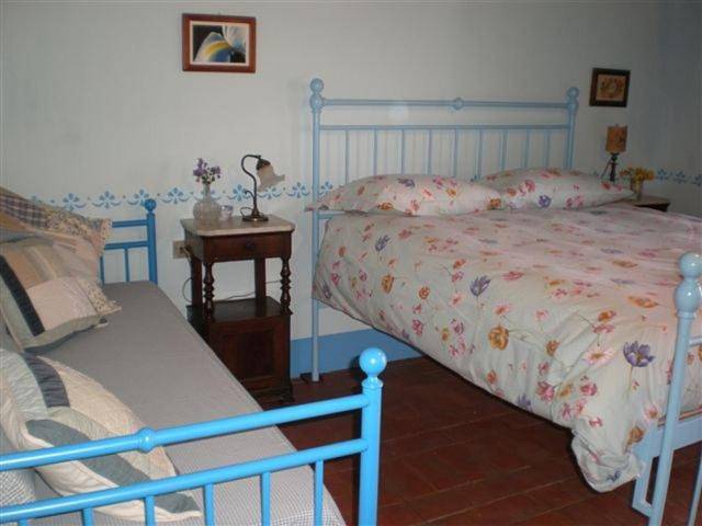 Location de vacances pour 3 personnes, avec jardin et vue ainsi que bassin pour enfant et piscine à Greve In Chianti - 2