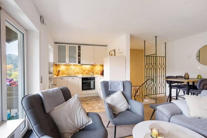 Ganze Wohnung, Ferienwohnung Wald-Ausblick mit privater Terrasse und Balkon in Willingen, die Mittelgebirge