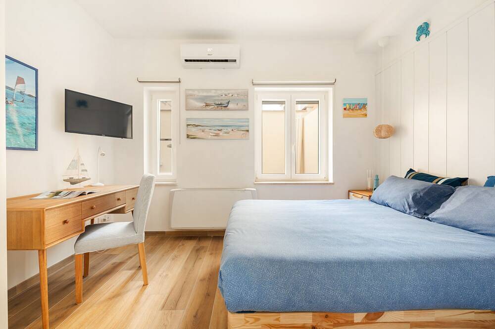 Apartamento entero, La Caravella 2 :beachfront, new and charming apartment in the center. in Ostia, Roma