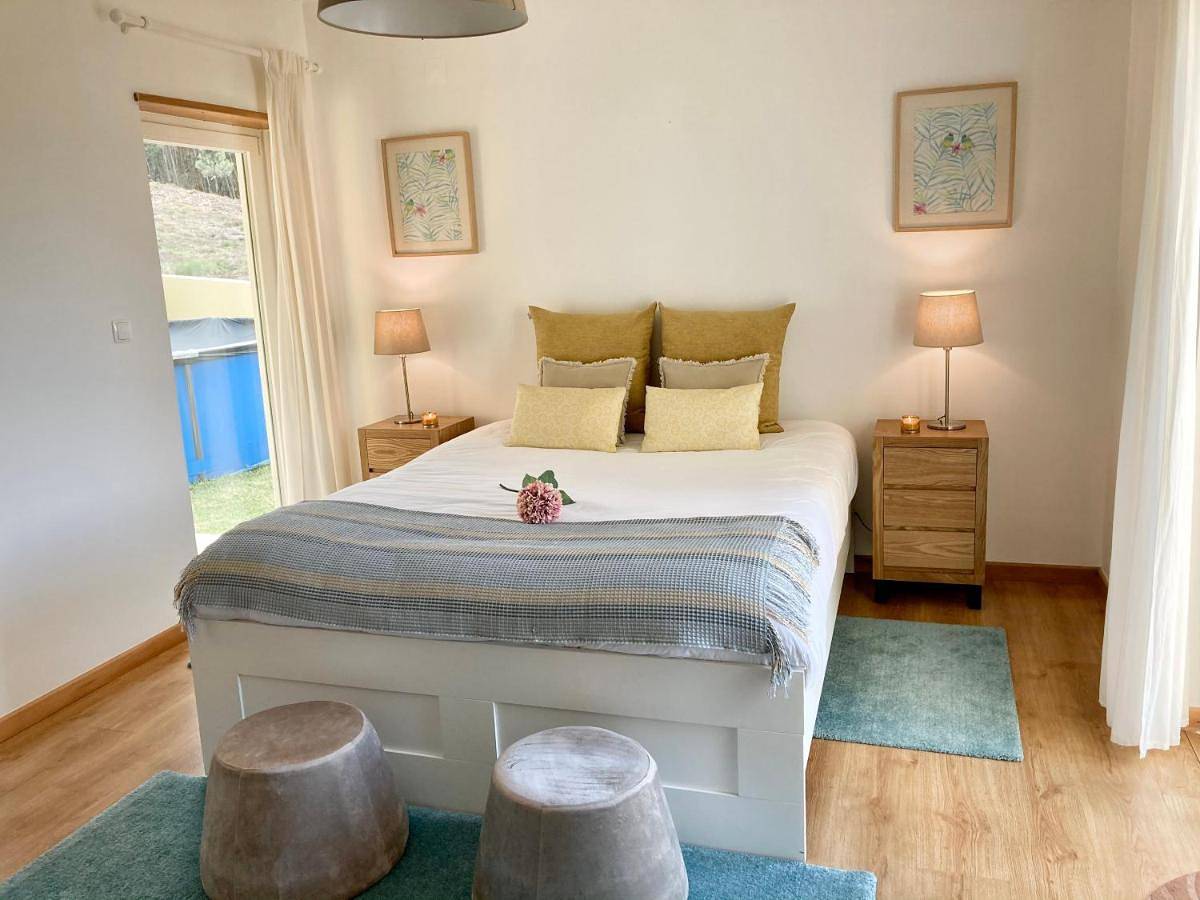 Apartamento de férias inteiro, Suite like Sweet-Refugio tranquilo in São Pedro e Santiago, Distrito de Lisboa